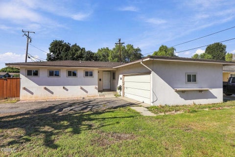 Photo of 124 Moultrie Place, Santa Paula, CA 93060 (MLS # V1-39371)