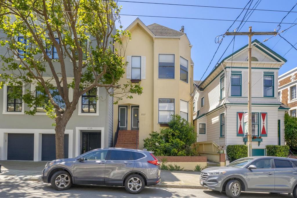 2727 Jackson 4