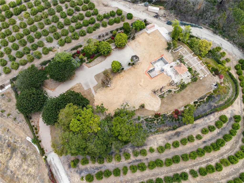 25 Encino Avenue