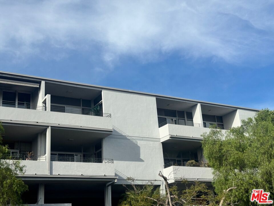16601 Marquez Avenue