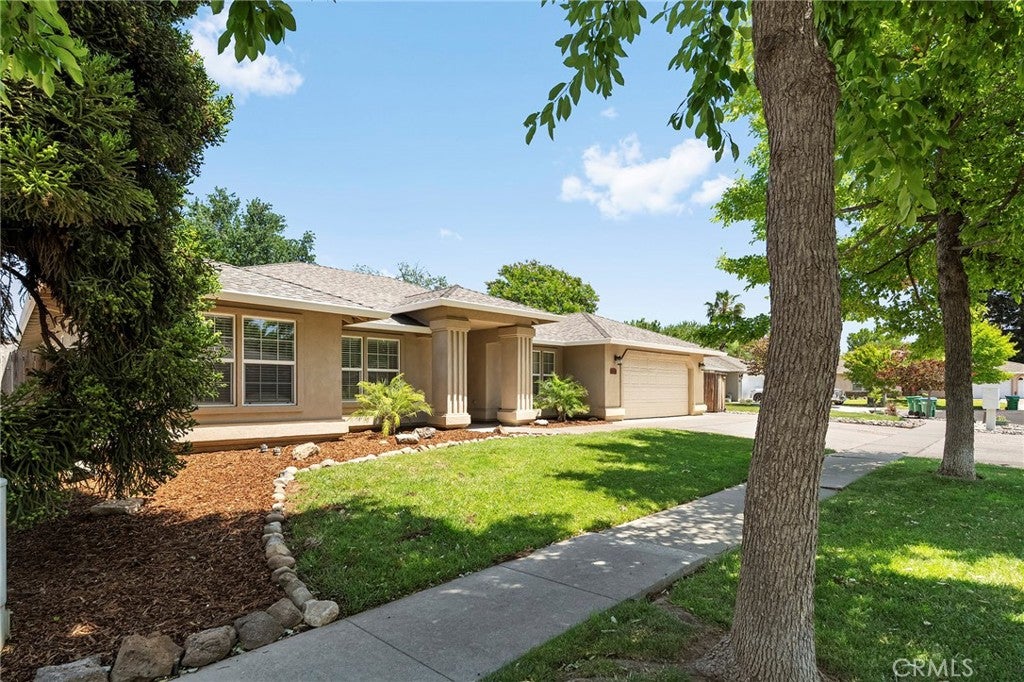 105 Emerald Lake Court