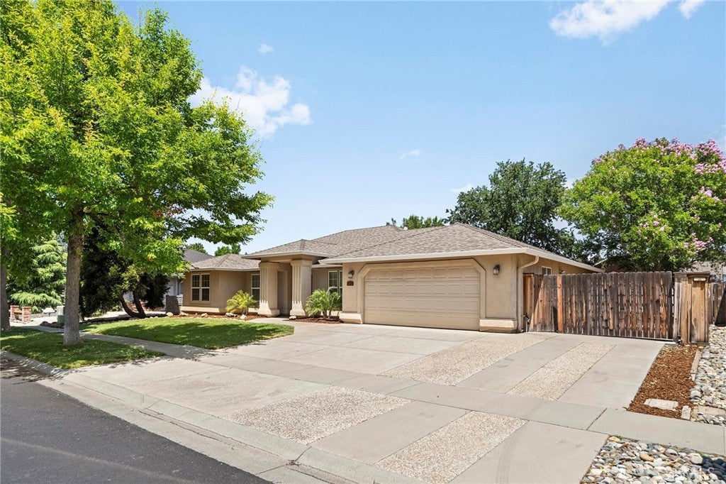 105 Emerald Lake Court