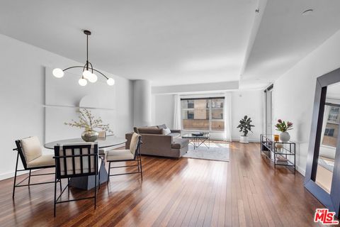Photo of 6250 Hollywood Boulevard #7K, Los Angeles, CA 90028 (MLS # 26831129)