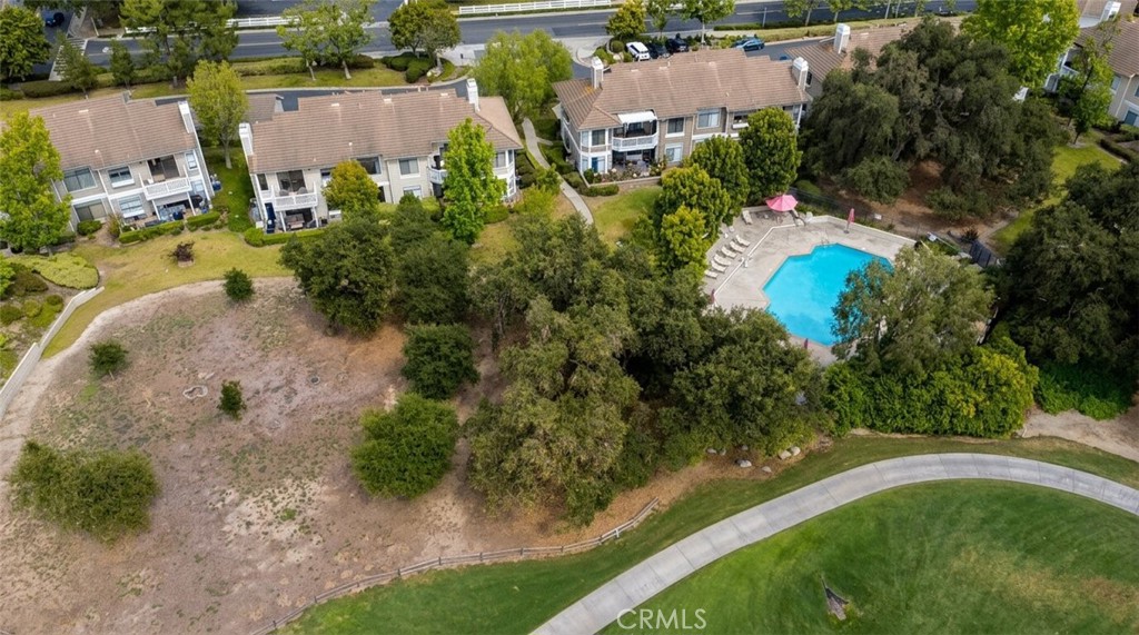 31 Oak Knolls