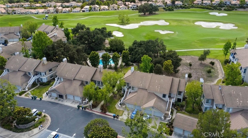 31 Oak Knolls