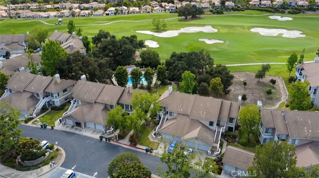 31 Oak Knolls