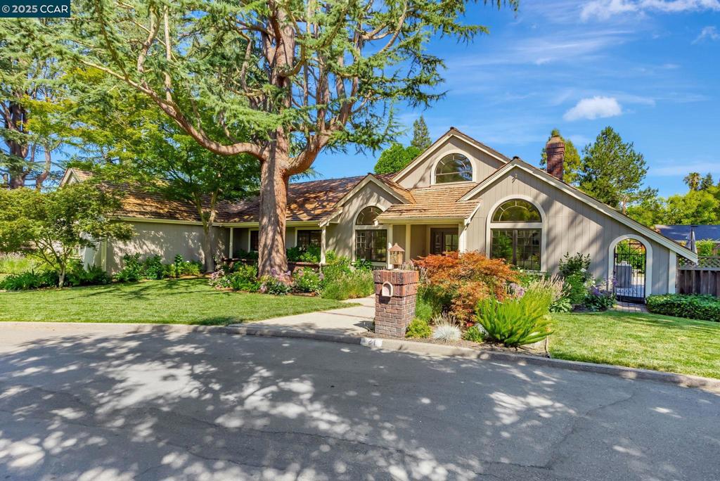 21 Carriage Ct