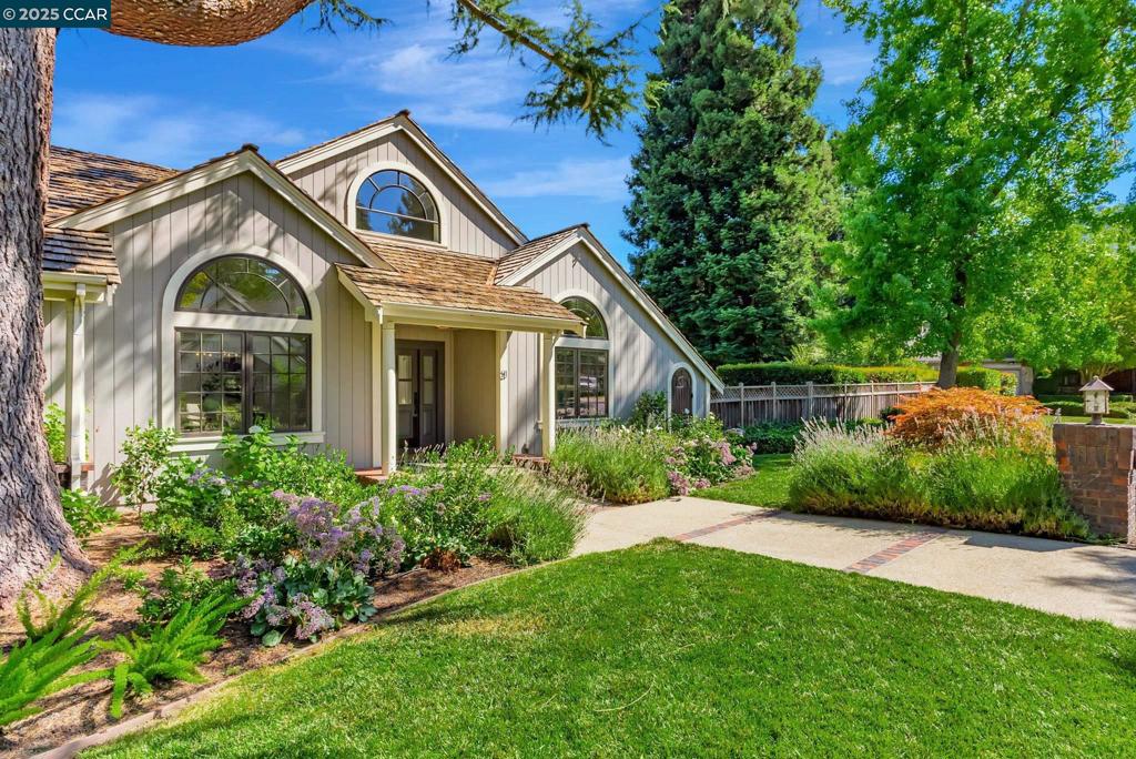 21 Carriage Ct