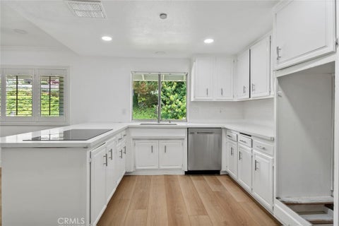 Tiny photo for 975 Valley Vista Drive, Camarillo, CA 93010 (MLS # SR26118965)