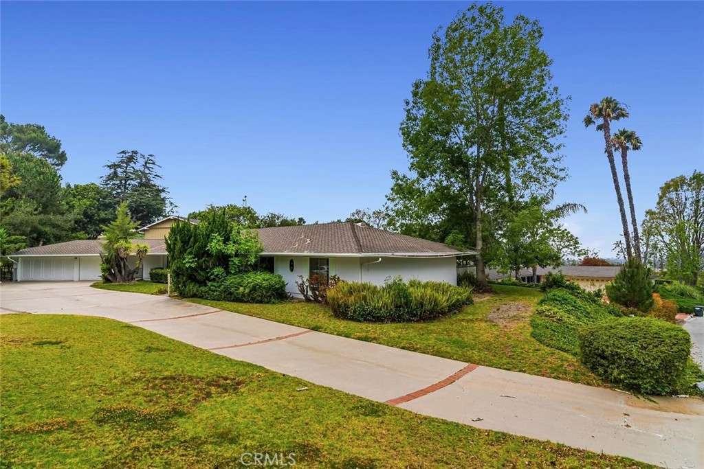 975 Valley Vista Drive