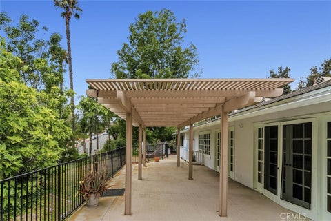 Tiny photo for 975 Valley Vista Drive, Camarillo, CA 93010 (MLS # SR26118965)