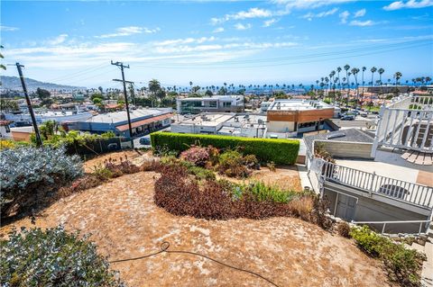 Tiny photo for 304 Avenue E, Redondo Beach, CA 90277 (MLS # SB25198821)
