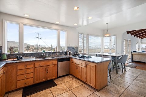 Tiny photo for 304 Avenue E, Redondo Beach, CA 90277 (MLS # SB25198821)