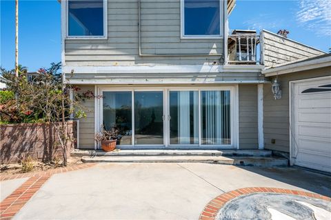 Tiny photo for 304 Avenue E, Redondo Beach, CA 90277 (MLS # SB25198821)