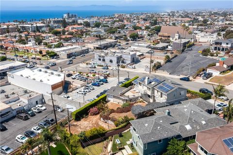 Tiny photo for 304 Avenue E, Redondo Beach, CA 90277 (MLS # SB25198821)