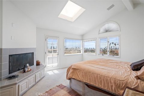 Tiny photo for 304 Avenue E, Redondo Beach, CA 90277 (MLS # SB25198821)