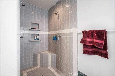 Tiny photo for 304 Avenue E, Redondo Beach, CA 90277 (MLS # SB25198821)