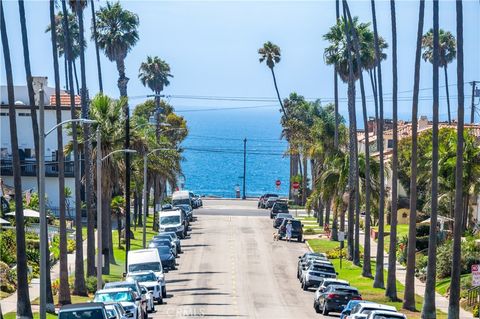 Tiny photo for 304 Avenue E, Redondo Beach, CA 90277 (MLS # SB25198821)