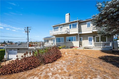 Tiny photo for 304 Avenue E, Redondo Beach, CA 90277 (MLS # SB25198821)