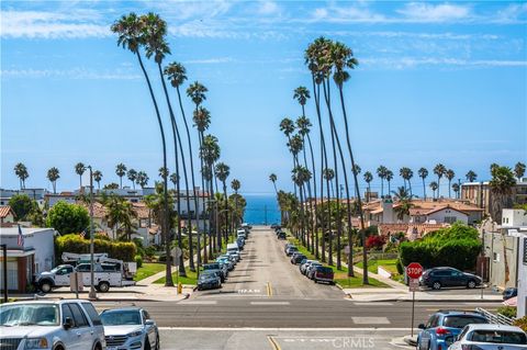 Tiny photo for 304 Avenue E, Redondo Beach, CA 90277 (MLS # SB25198821)