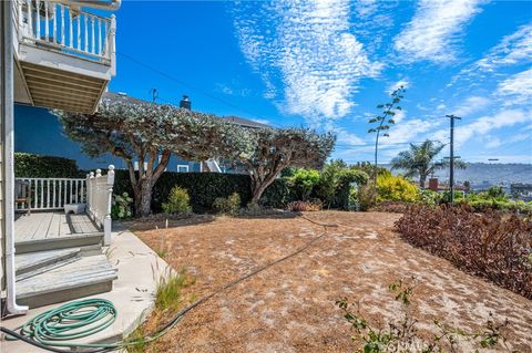 Tiny photo for 304 Avenue E, Redondo Beach, CA 90277 (MLS # SB25198821)