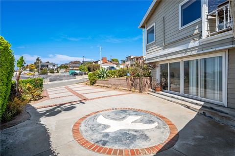 Tiny photo for 304 Avenue E, Redondo Beach, CA 90277 (MLS # SB25198821)