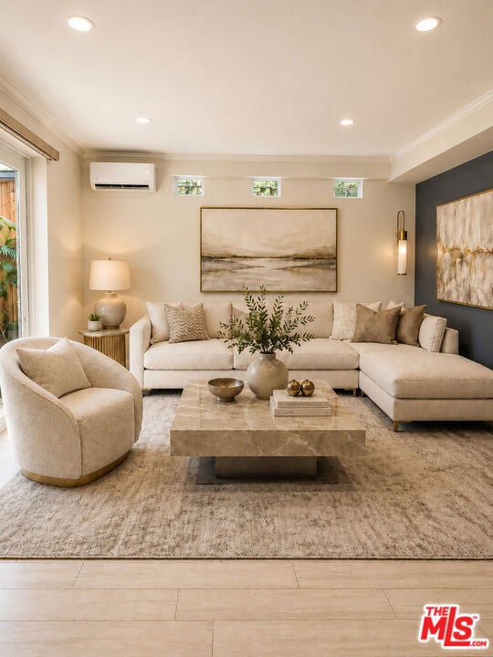 3213 Thatcher Avenue, Venice CA 90292