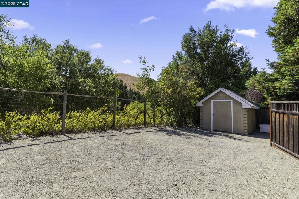 NORTHRIDGE ESTS - Residential