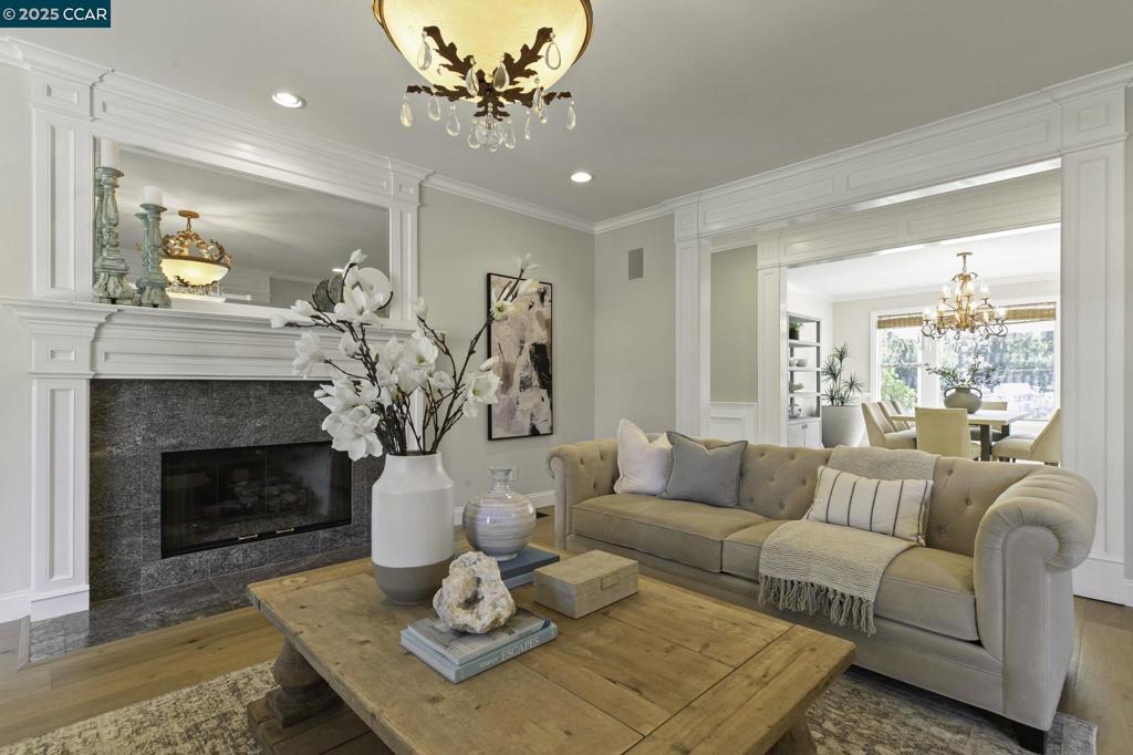 NORTHRIDGE ESTS - Residential