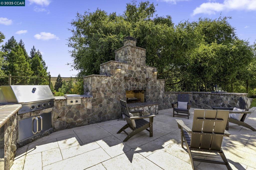 NORTHRIDGE ESTS - Residential