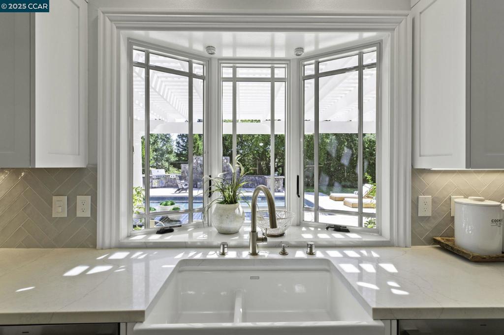 NORTHRIDGE ESTS - Residential