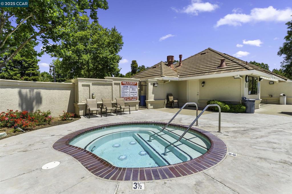 NORTHRIDGE ESTS - Residential