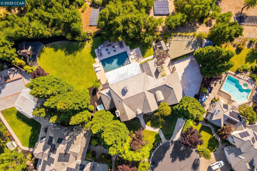 NORTHRIDGE ESTS - Residential