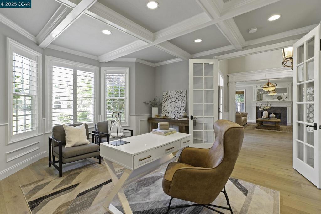 NORTHRIDGE ESTS - Residential