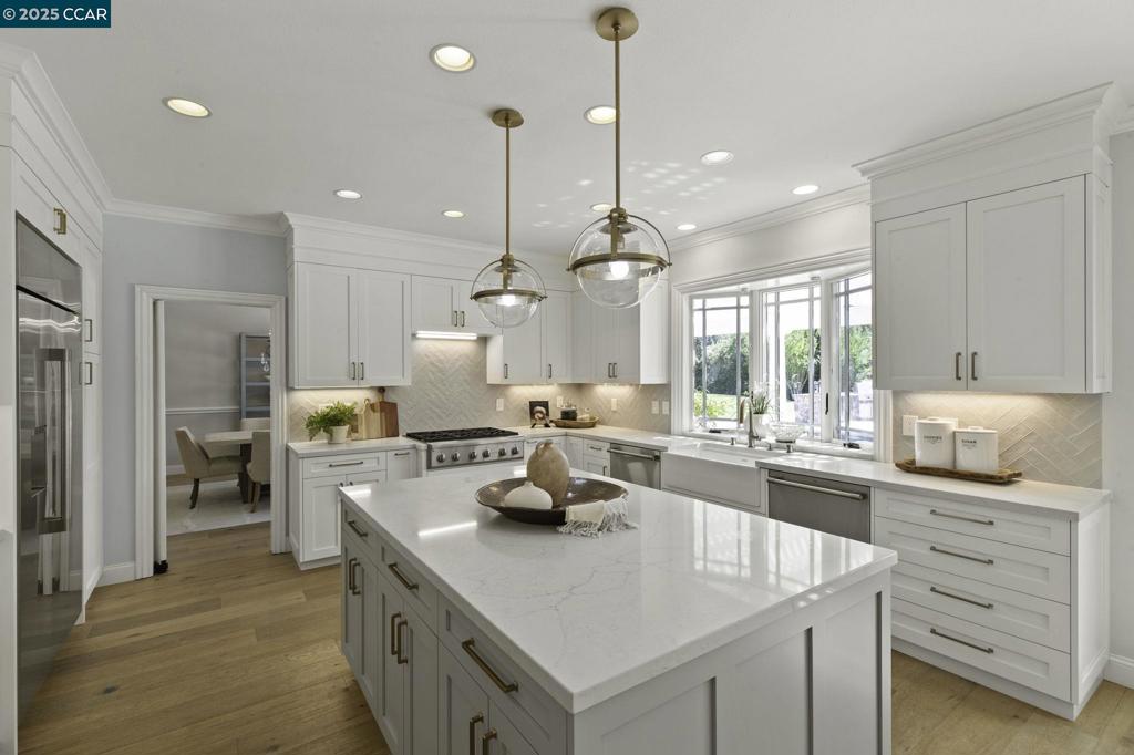 NORTHRIDGE ESTS - Residential