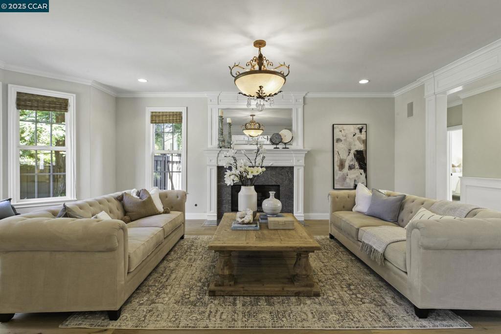 NORTHRIDGE ESTS - Residential