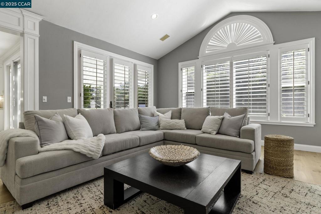 NORTHRIDGE ESTS - Residential