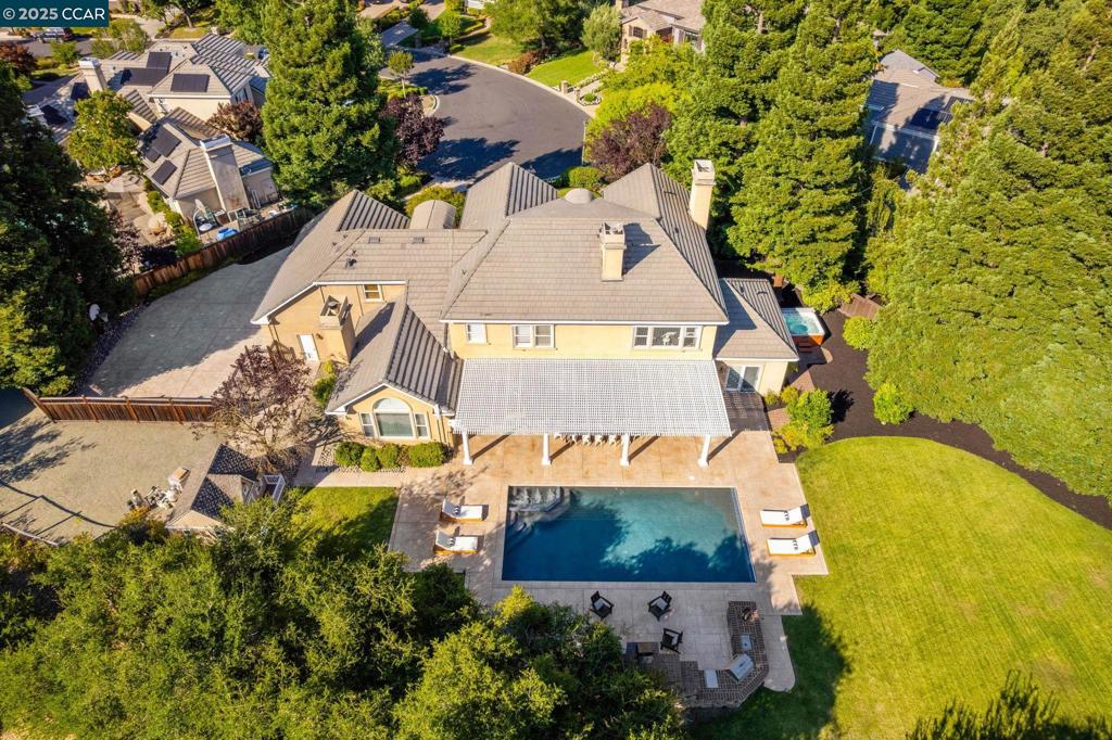 NORTHRIDGE ESTS - Residential