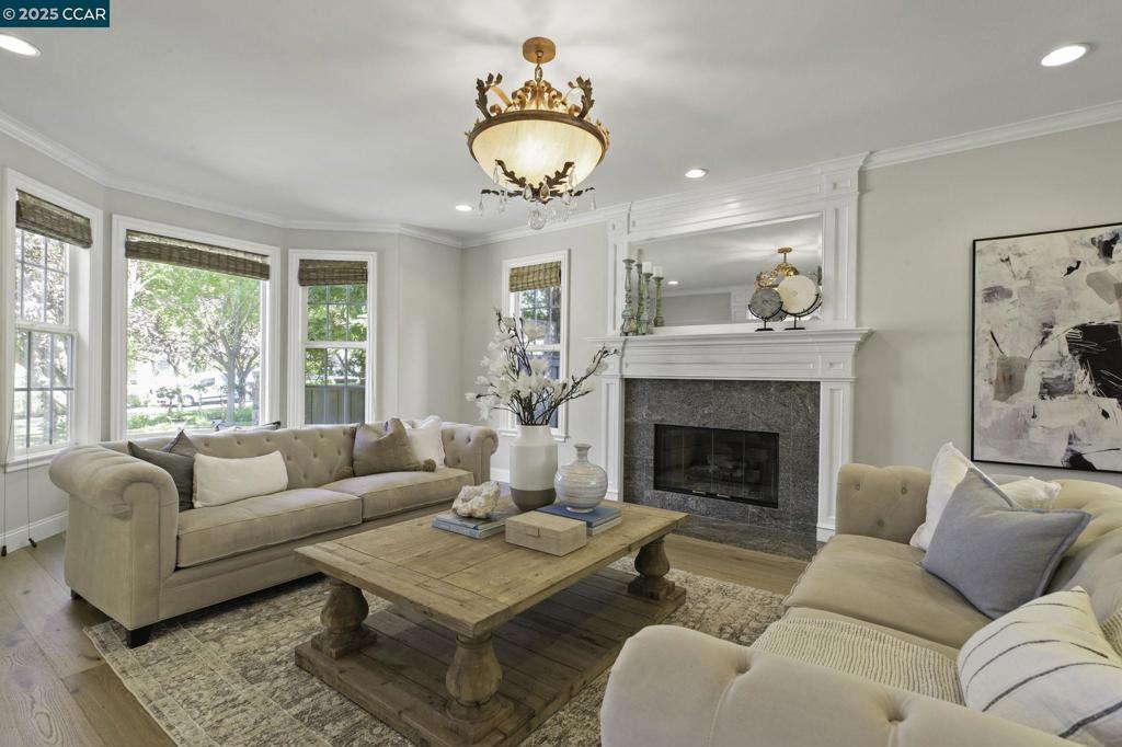 NORTHRIDGE ESTS - Residential