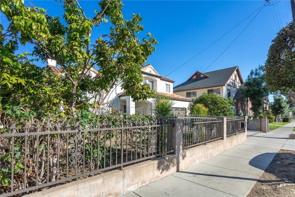 328 N Lincoln Avenue