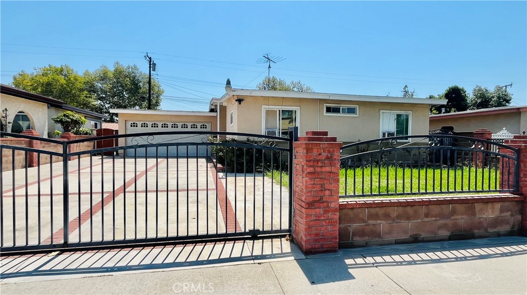 Excellent location!! This beautiful, one-level 1,124 sq ft home features 3 bedrooms and 2 bathrooms , ideal for comfortable family living. Open floor plan connects the living, dining, and kitchen areas. Located in an excellent spot near the freeway, elementary school, and local markets. No HOA.Come check out this lovely home!!