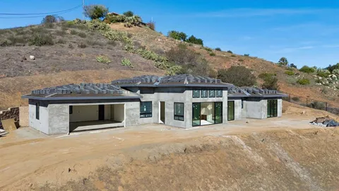 3916 Citrus Dr, Fallbrook, CA 92028 - MLS#: 250042984SD