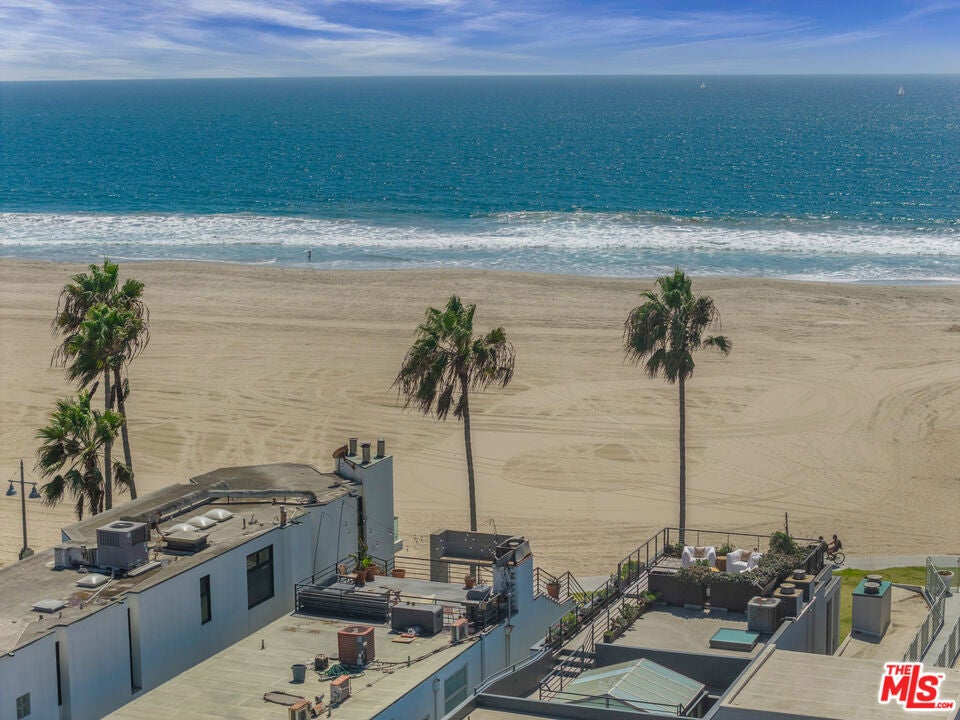 2311 Ocean Front Walk