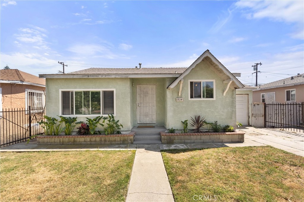 934 E Arlington