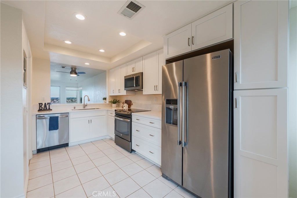 Mesa Bluffs (MBLF) - Residential Lease
