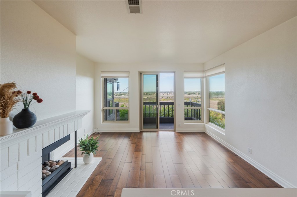 Mesa Bluffs (MBLF) - Residential Lease