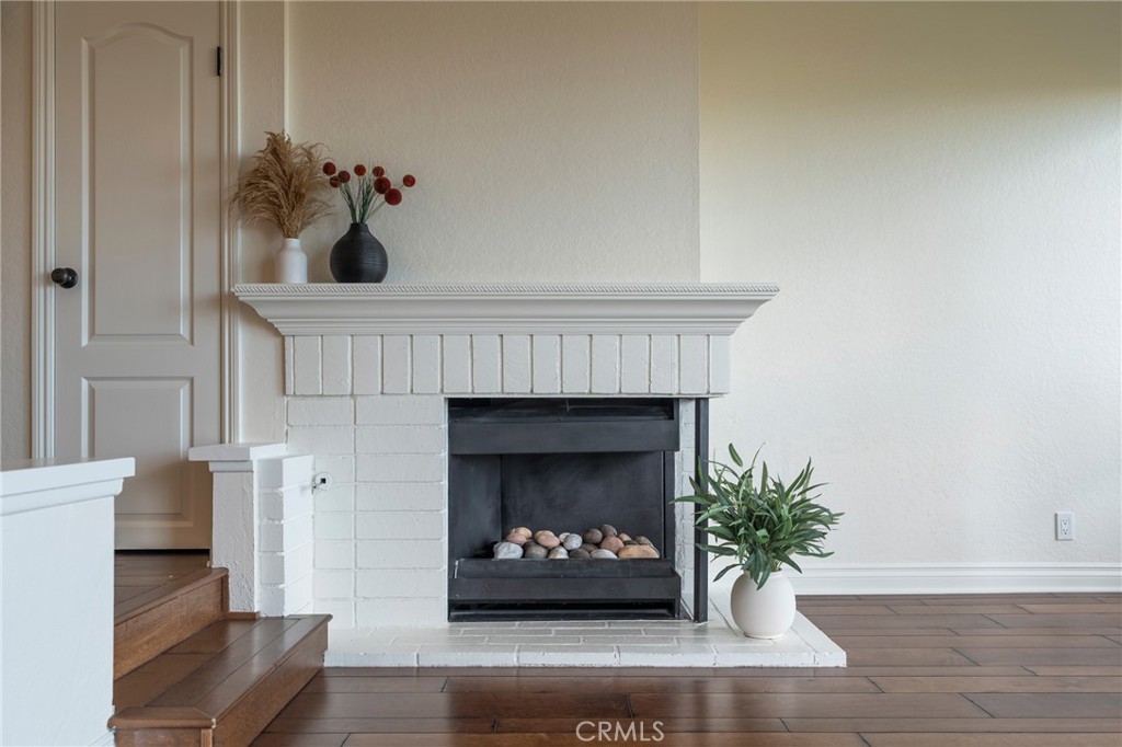 Mesa Bluffs (MBLF) - Residential Lease