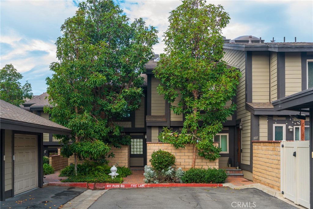 Mesa Bluffs (MBLF) - Residential Lease
