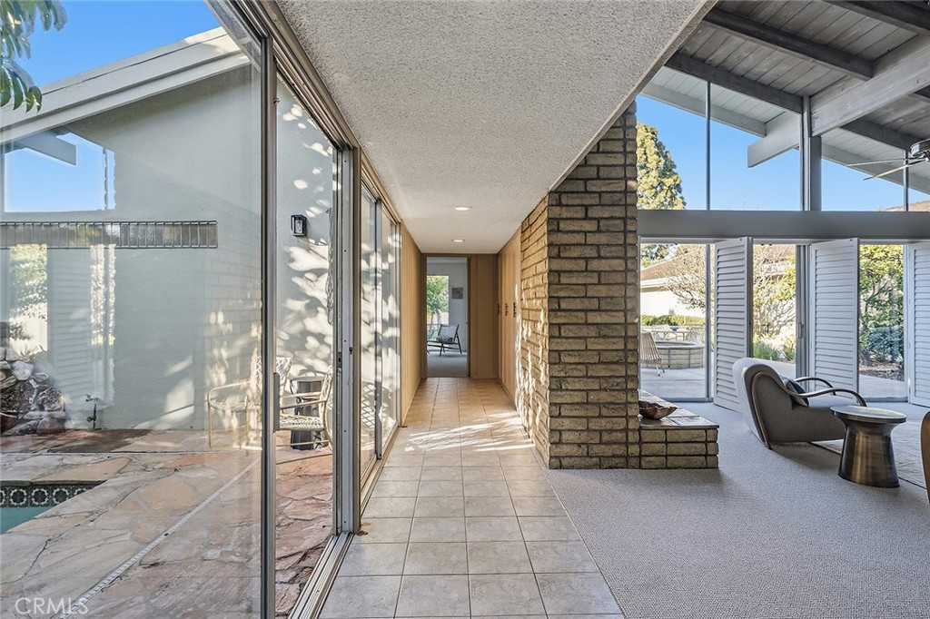 4200 N Virginia Vista