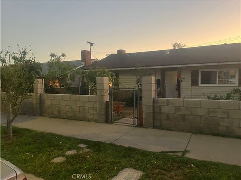 Photo of 13451 Eldridge Ave, Sylmar, CA 91342 (MLS # SR26047473)